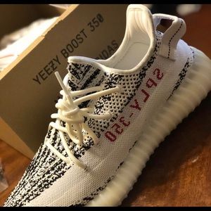 Yeezy boost 350 v2 zebra